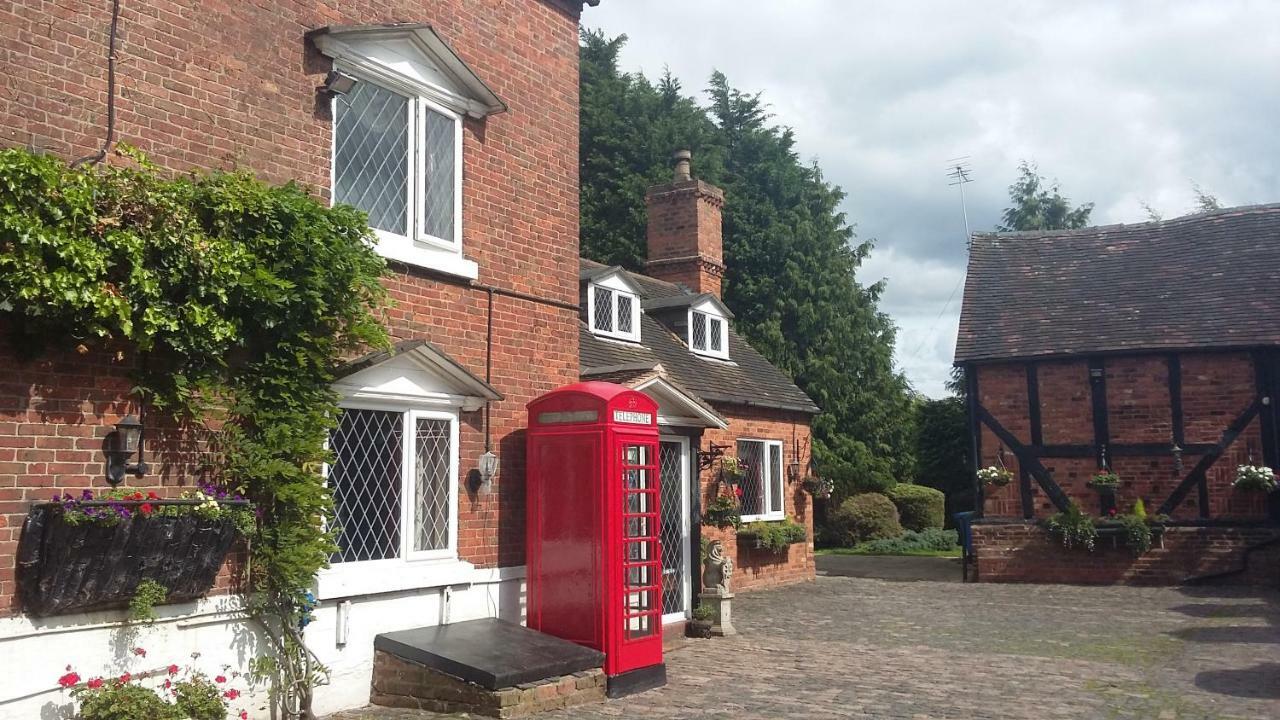 Featherstone Farm Hotel Shareshill Exterior photo